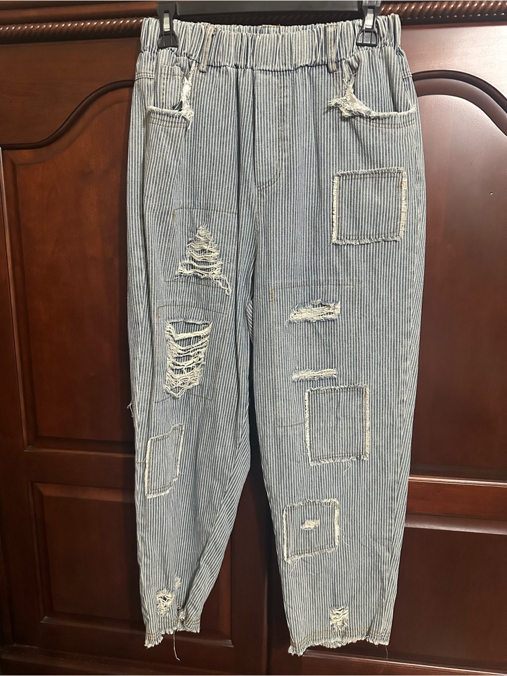 Distressed Stripe Cotton Blend Women’s Jeans - Blue